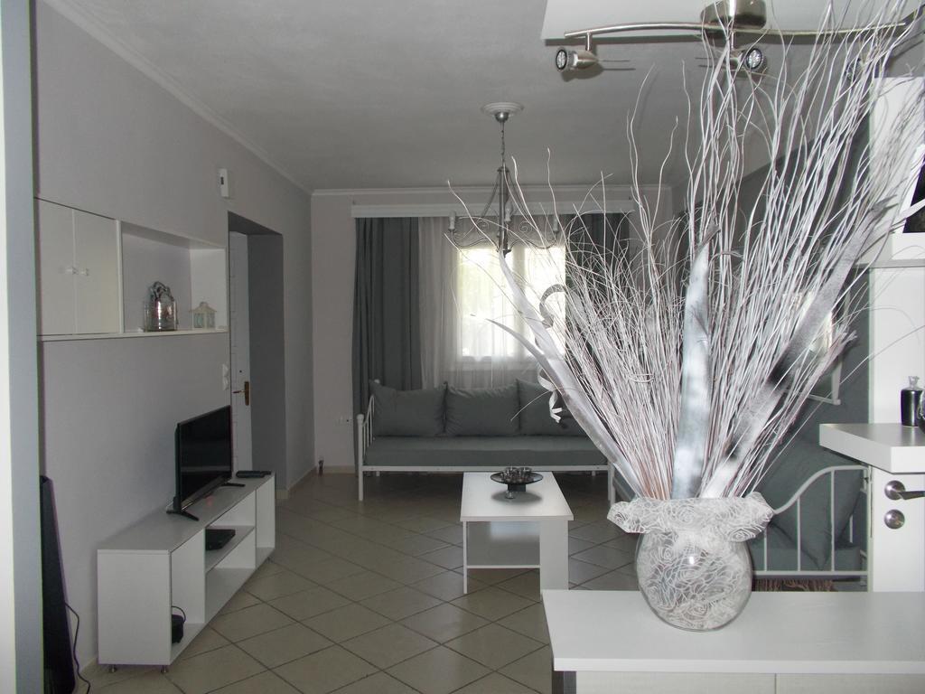 Iris Apartments Apolpaina Exterior foto